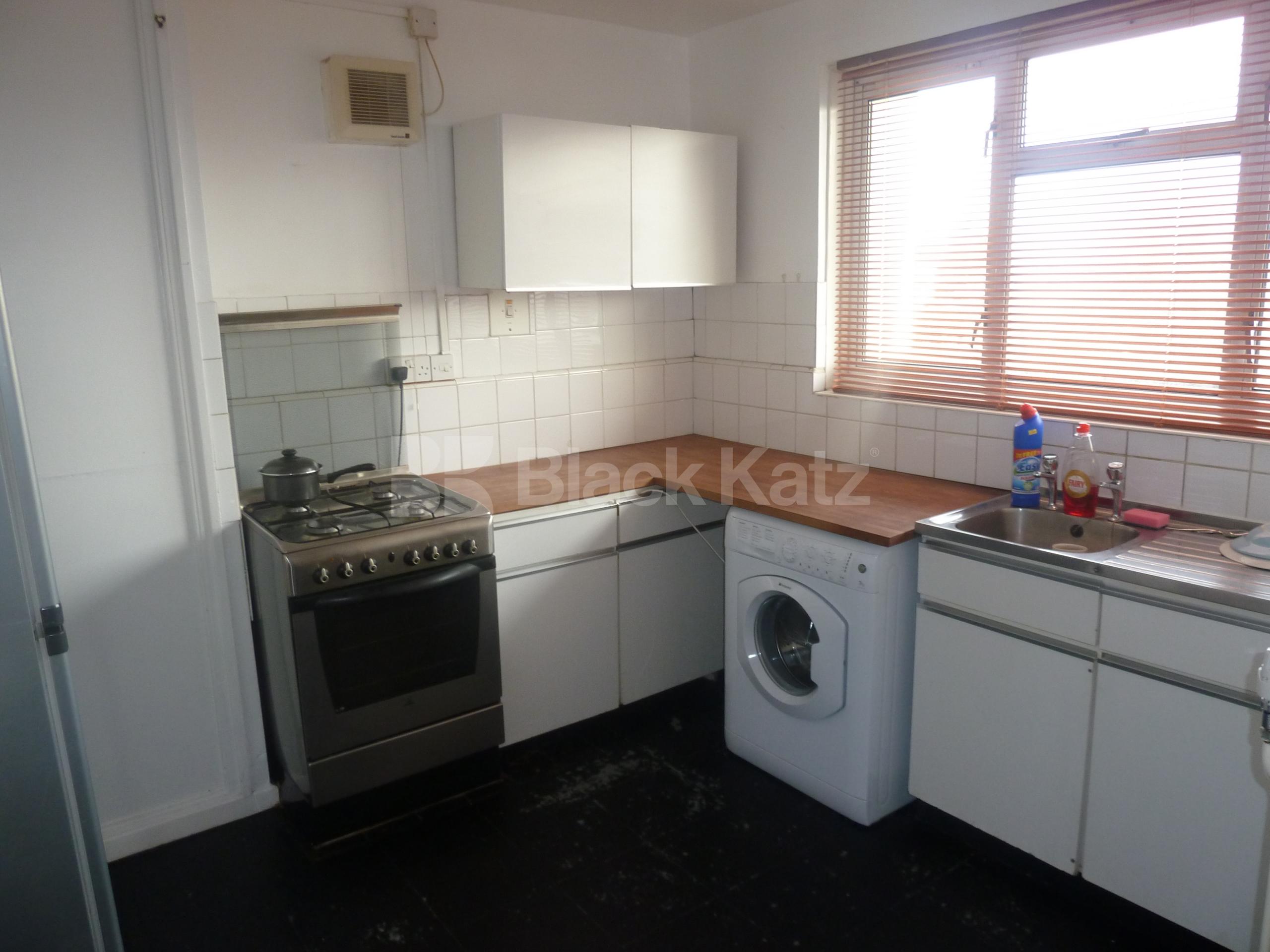 			1 Bedroom, 1 bath, 1 reception Apartment			 Old Church Road, STEPNEY GREEN E1